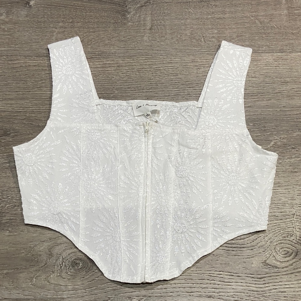Chic White Floral Tank Top